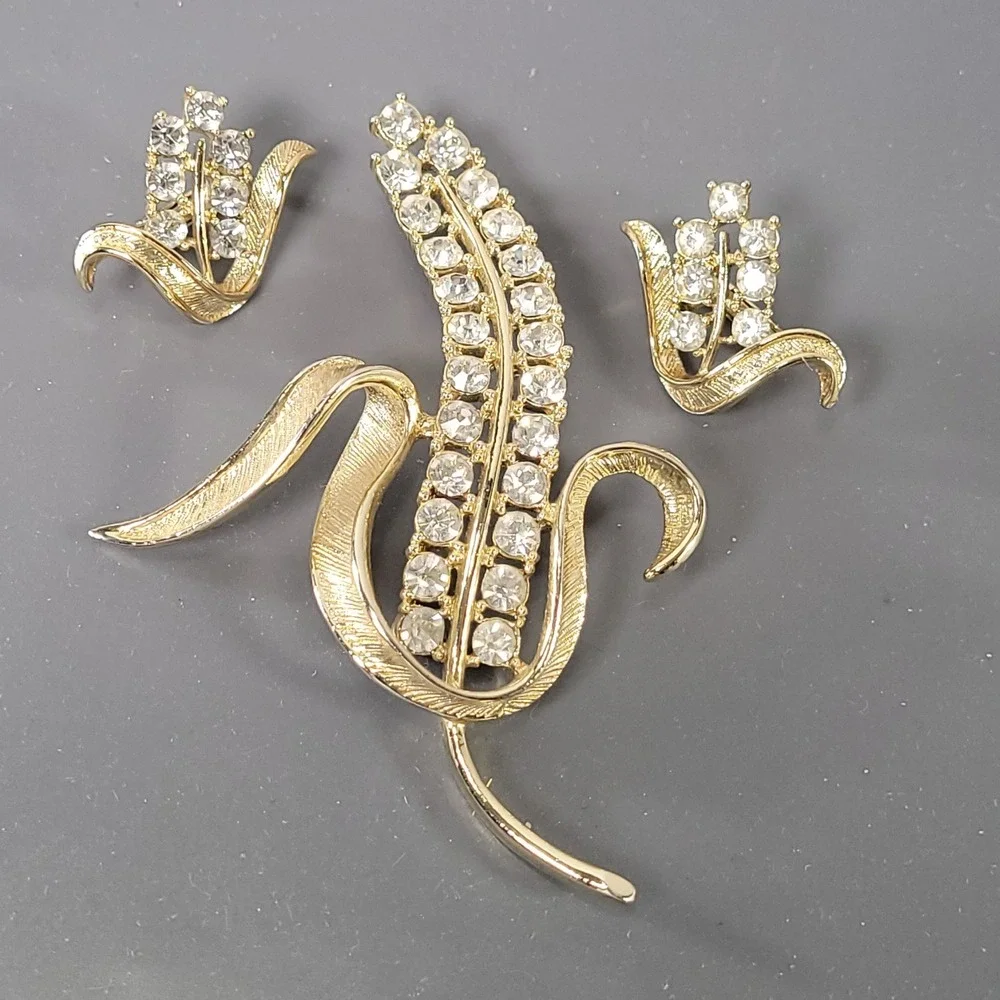 Sarah Coventry Vintage Gold Tone Rhinestone Corn Brooch‎ and Clip Earring Set